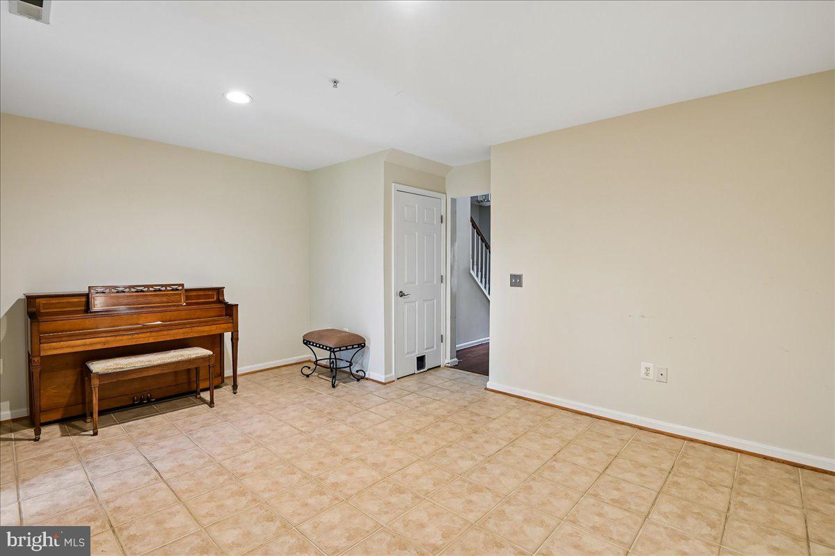 706 Howards Loop Annapolis, MD 21401 - Photo 28 of 40 RECREATION ROOM