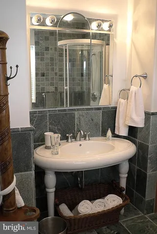 $1,875,000 | 32 North Manor Avenue, Longport, NJ 08403