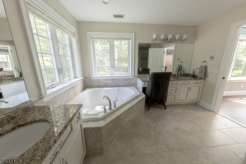 27 Burlington Road Berkeley Heights, NJ 07974 - Photo 30 of 35