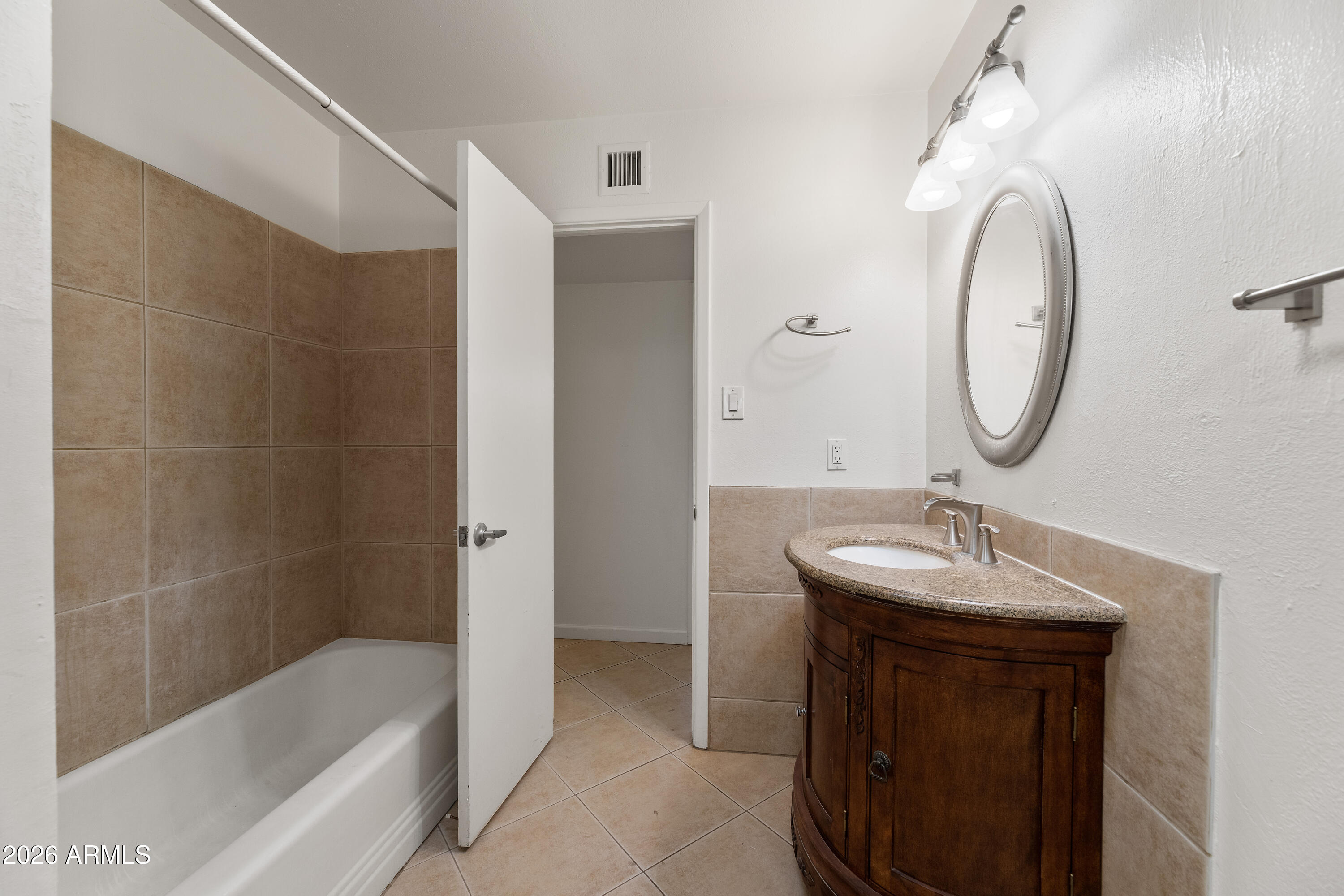 8520 East Roma Avenue Scottsdale, AZ 85251 - Photo 16 of 38 7D3A6937