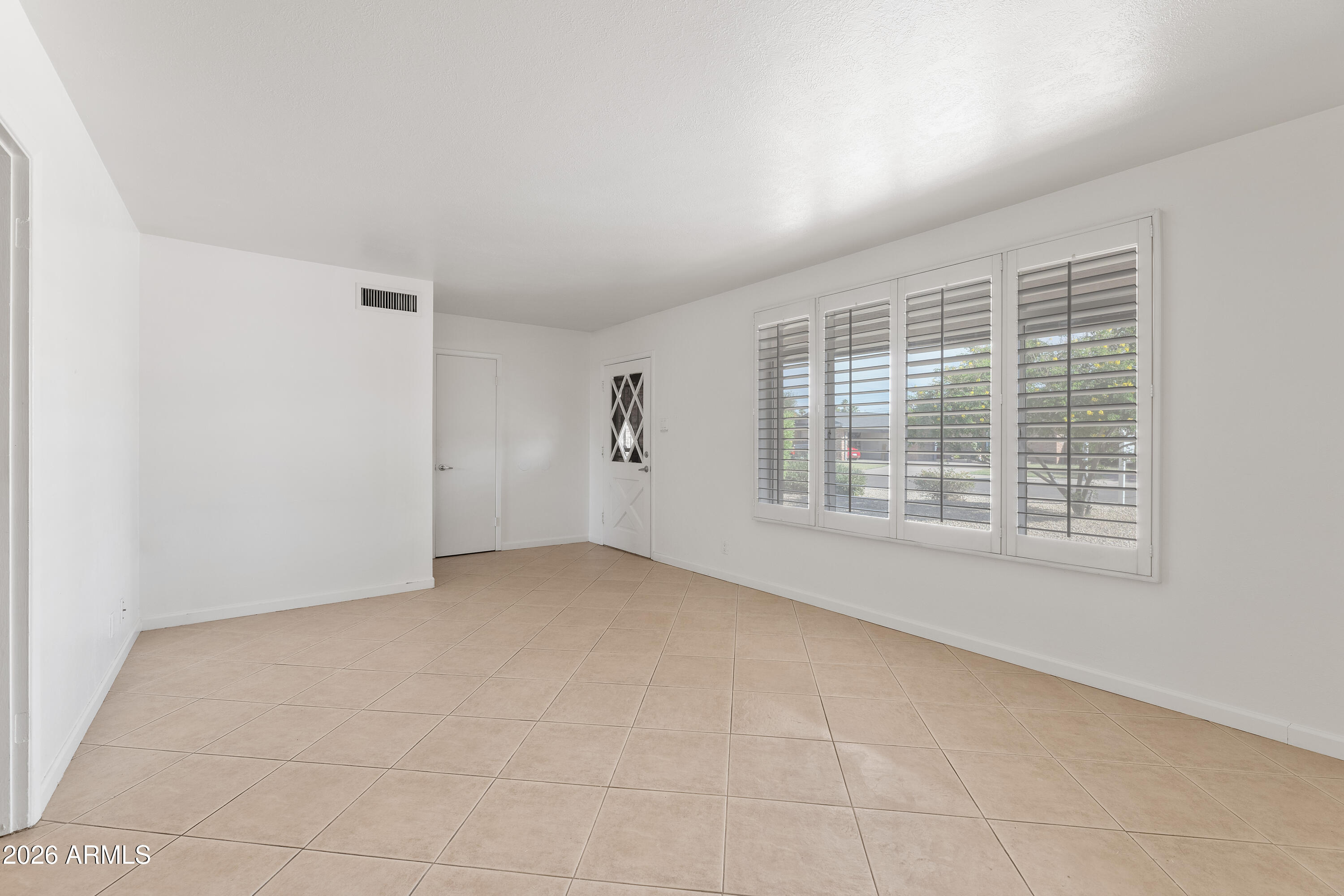 8520 East Roma Avenue Scottsdale, AZ 85251 - Photo 6 of 38 7D3A6892