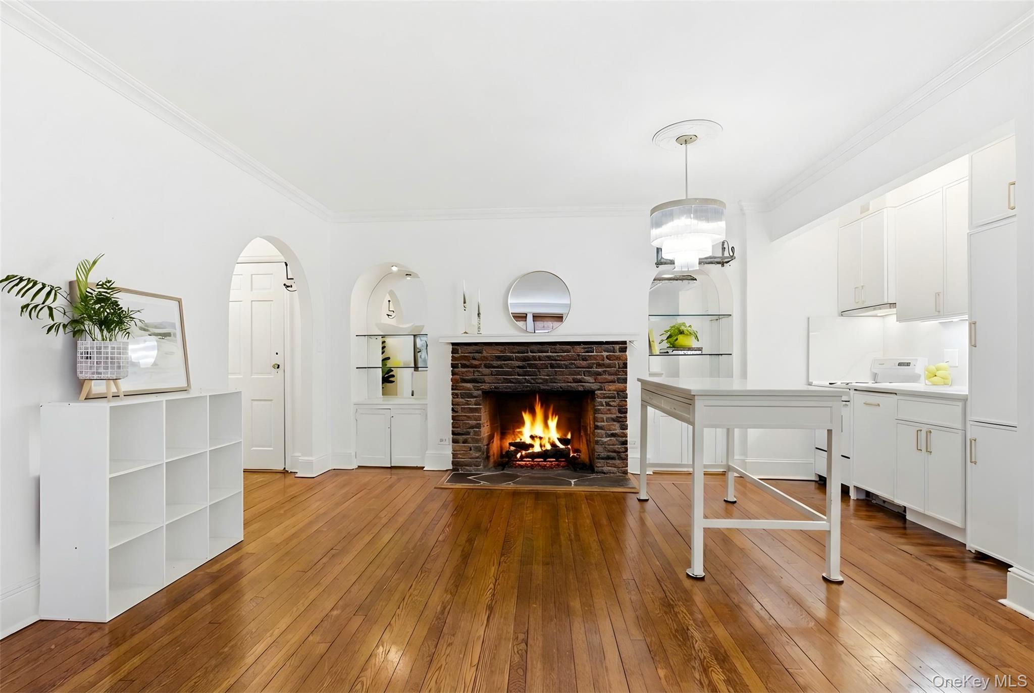 270 Bronxville Road, Unit B22 Bronxville, NY 10708 - Photo 14 of 23 Fireplace