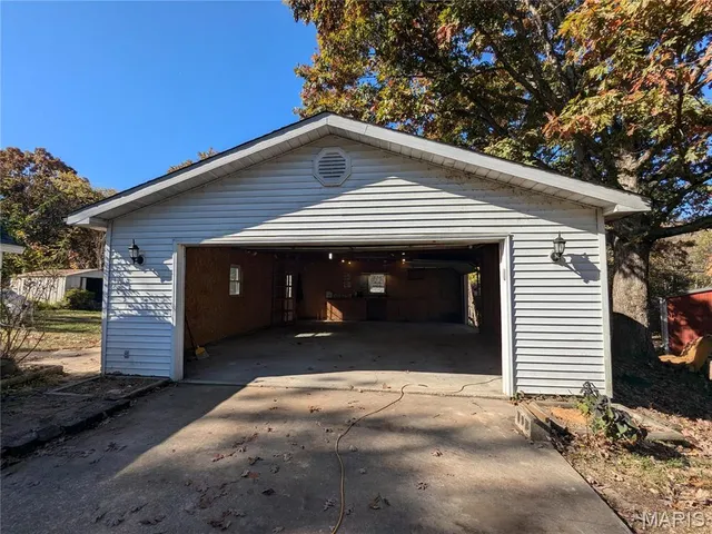 $260,000 | 19503 North Moonbeam Lane, Mount Vernon, IL 62864