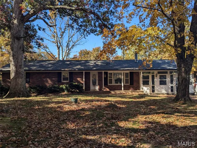 $260,000 | 19503 North Moonbeam Lane, Mount Vernon, IL 62864