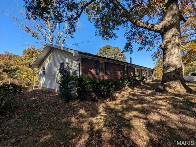 $260,000 | 19503 North Moonbeam Lane, Mount Vernon, IL 62864