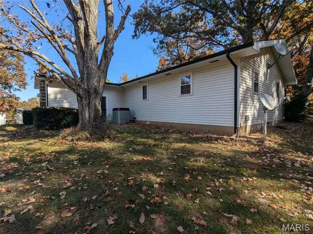 $260,000 | 19503 North Moonbeam Lane, Mount Vernon, IL 62864