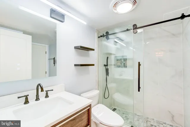 $2,700 | 2111 Wisconsin Avenue Northwest, Unit 608, Washington, DC 20007