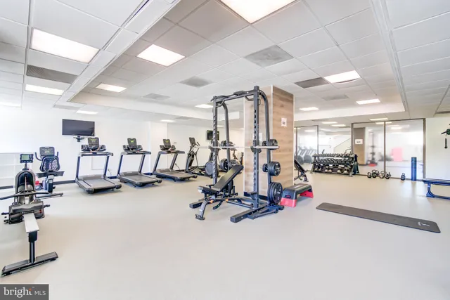 $2,700 | 2111 Wisconsin Avenue Northwest, Unit 608, Washington, DC 20007