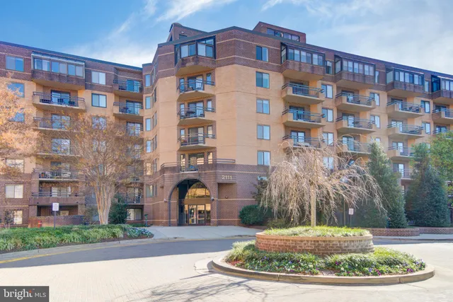 $2,700 | 2111 Wisconsin Avenue Northwest, Unit 608, Washington, DC 20007