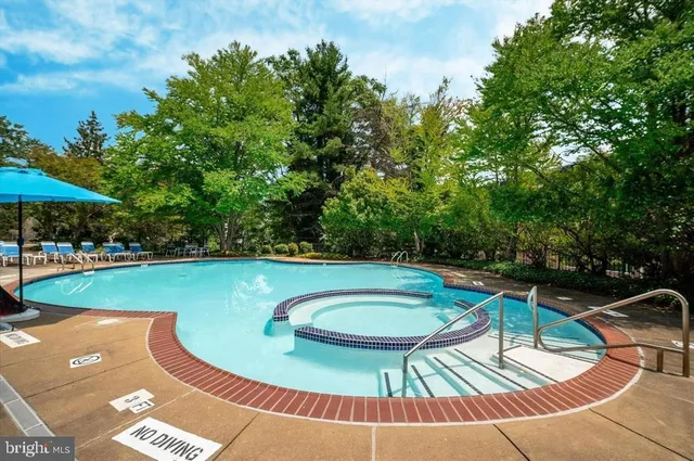 $2,700 | 2111 Wisconsin Avenue Northwest, Unit 608, Washington, DC 20007