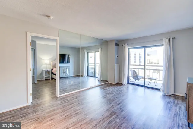 $2,700 | 2111 Wisconsin Avenue Northwest, Unit 608, Washington, DC 20007