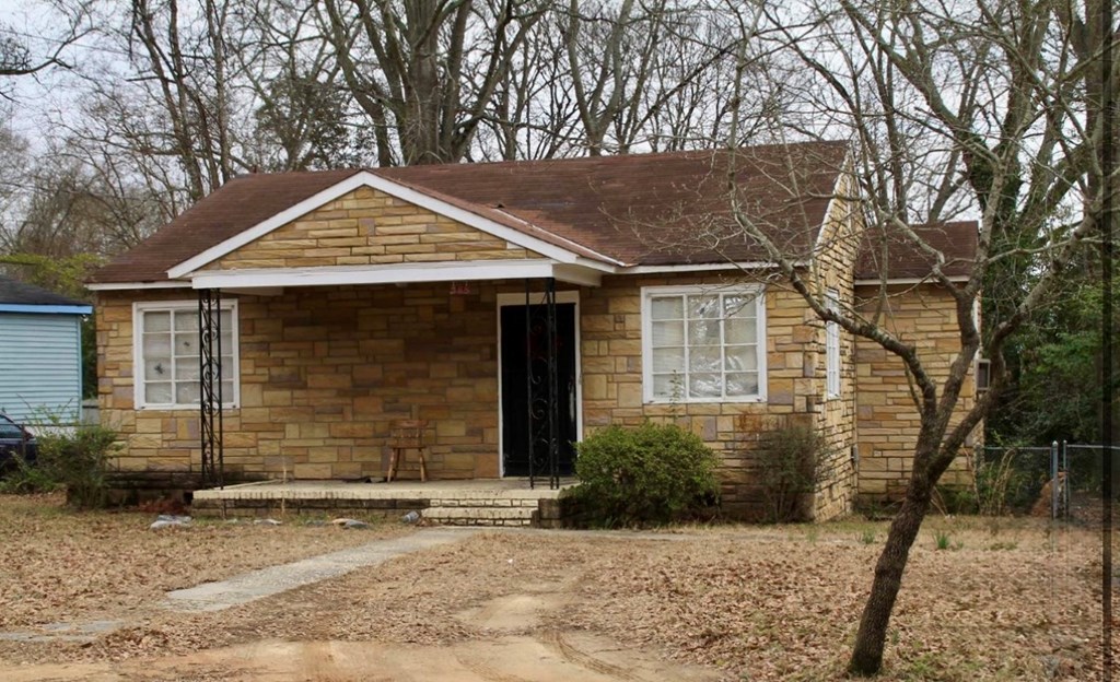 1035 Fisk Avenue Columbus, GA 31906 - Photo 14 of 23 a front view of a house with a yard