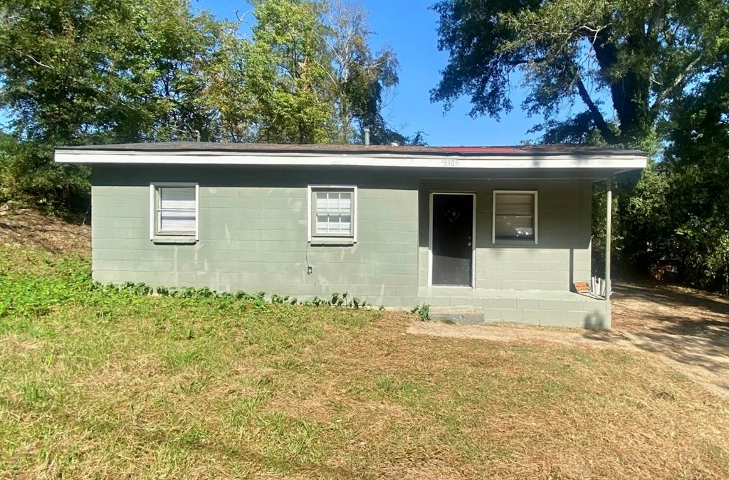 1035 Fisk Avenue Columbus, GA 31906 - Photo 3 of 23 front view of a house with a large window