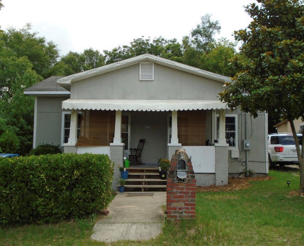 1035 Fisk Avenue Columbus, GA 31906 - Photo 10 of 23 a front view of house with yard and green space