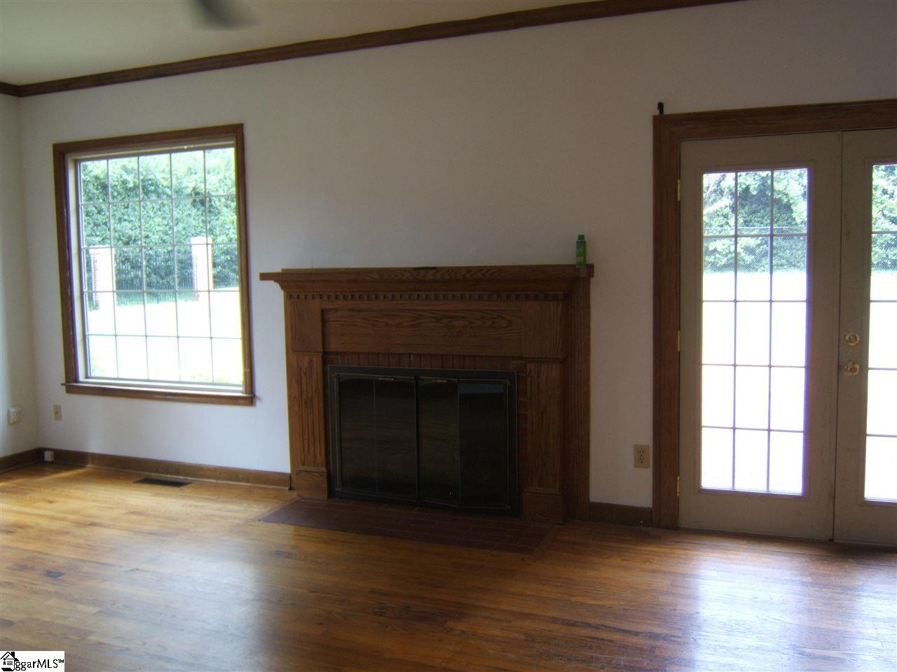 818 Parkins Mill Road Greenville, SC 29607 - Photo 7 of 23