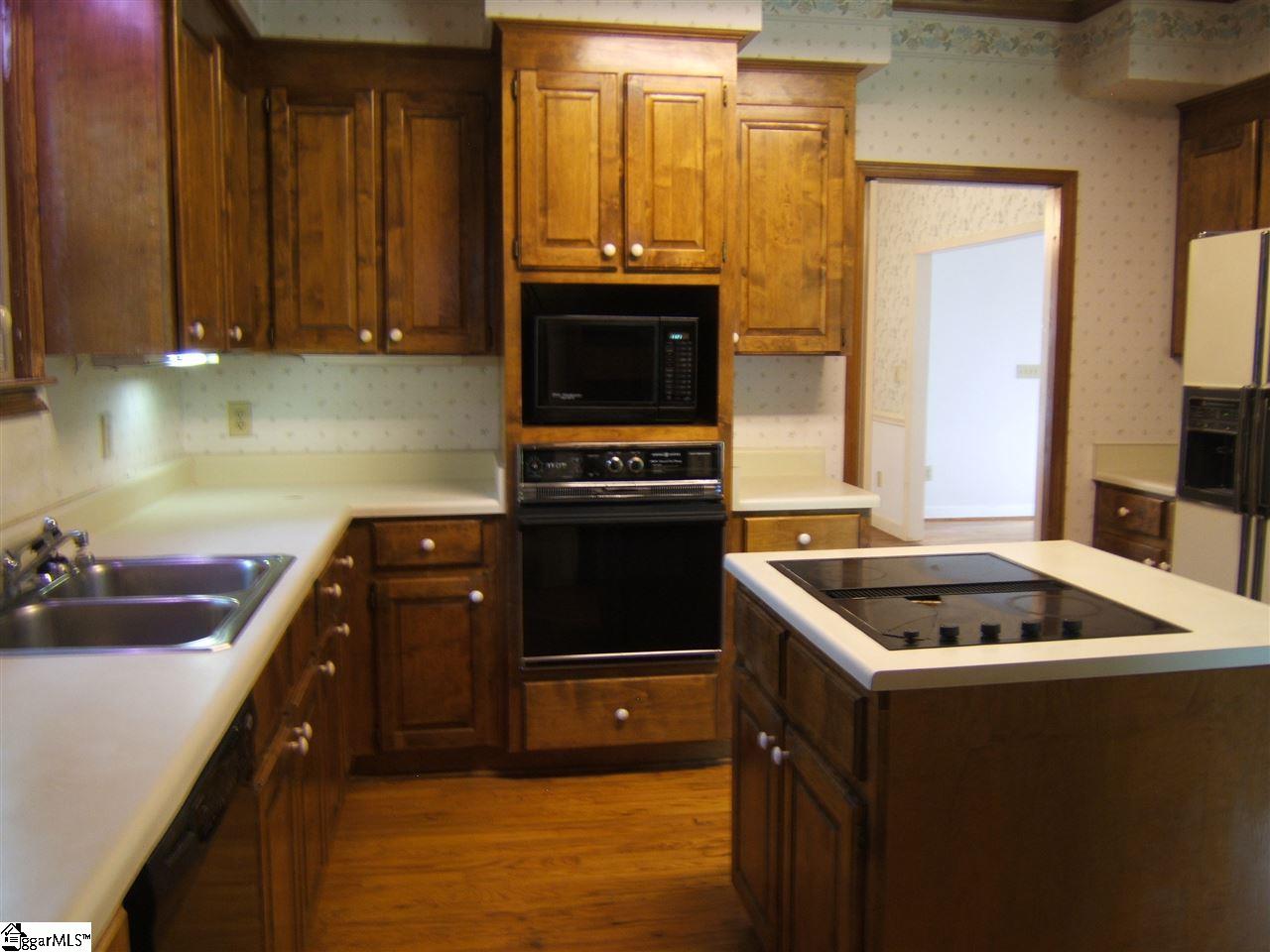 818 Parkins Mill Road Greenville, SC 29607 - Photo 10 of 23