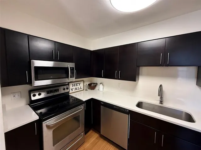 $1,600 | 7530 St Charles Avenue, Unit L, New Orleans, LA 70118