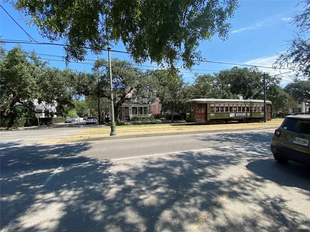 $1,600 | 7530 St Charles Avenue, Unit L, New Orleans, LA 70118