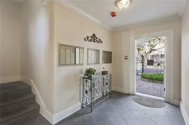 $1,600 | 7530 St Charles Avenue, Unit L, New Orleans, LA 70118