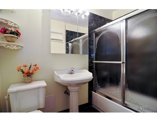 6301 North Sheridan Road, Unit 4C Chicago, IL 60660 - Photo 8 of 11