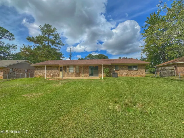 $234,900 | 70 Crossgates Drive, Brandon, MS 39042