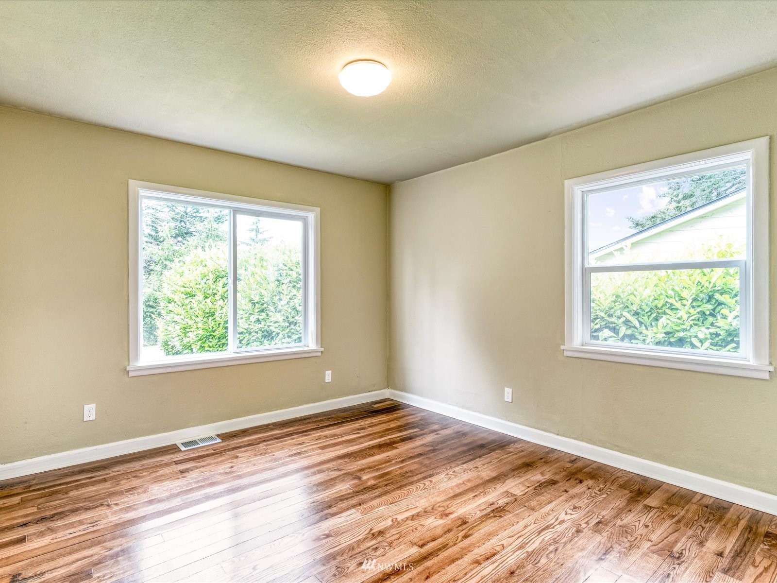 822 Cady Road Everett, WA 98203 - Photo 15 of 31