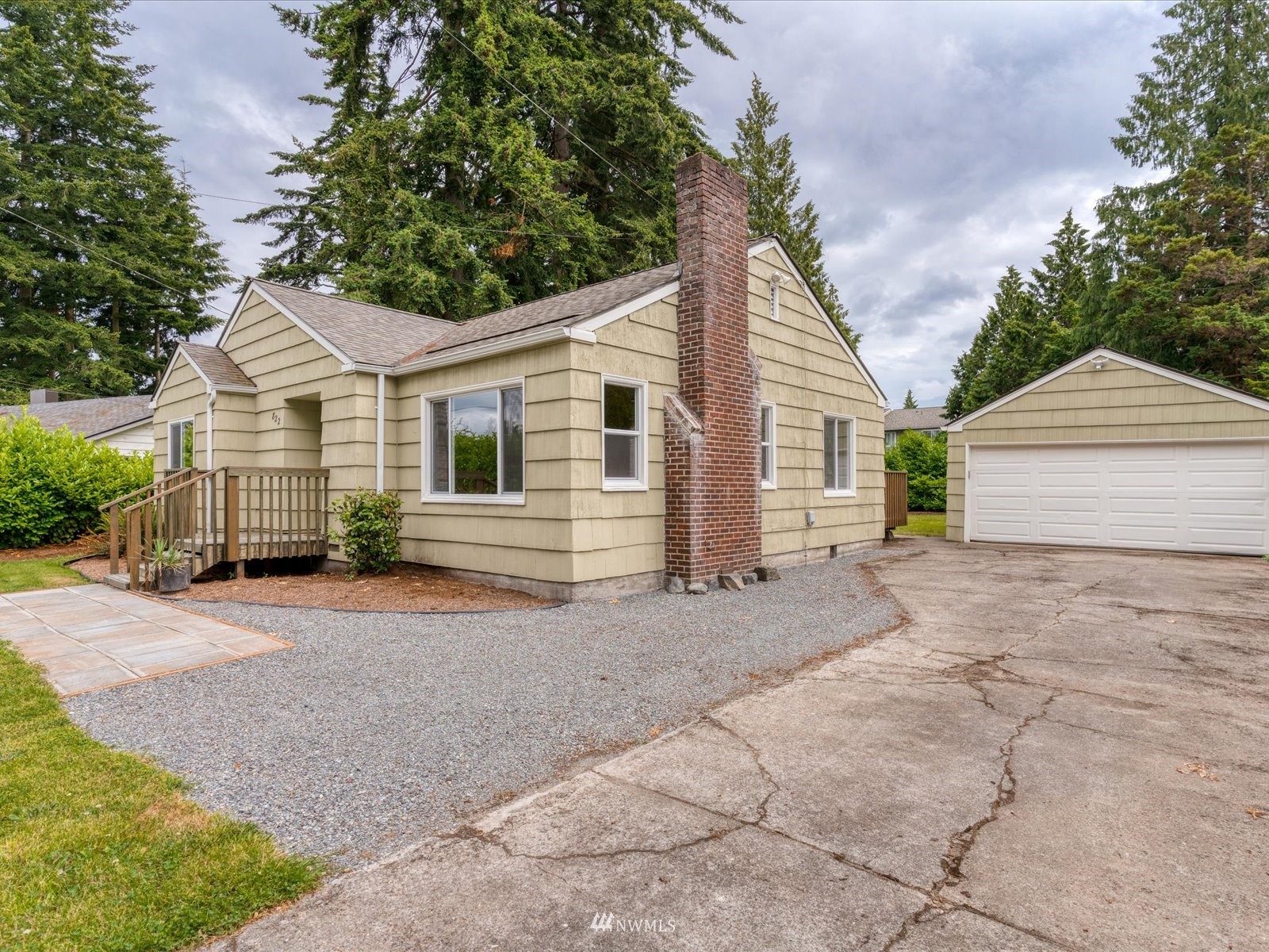 822 Cady Road Everett, WA 98203 - Photo 2 of 31