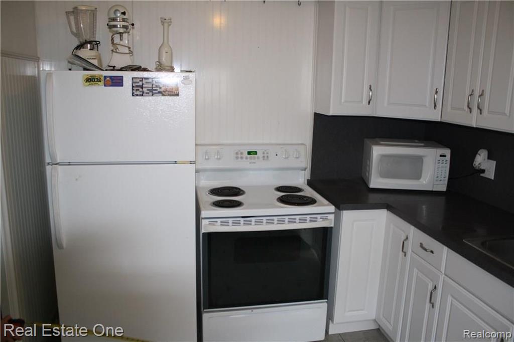 2633 Stephens Street Dearborn, MI 48124 - Photo 12 of 31