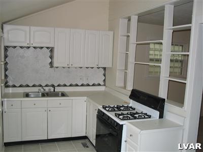 205 Spring Street Easton, PA 18042 - Photo 2 of 5 Gallery Image 2