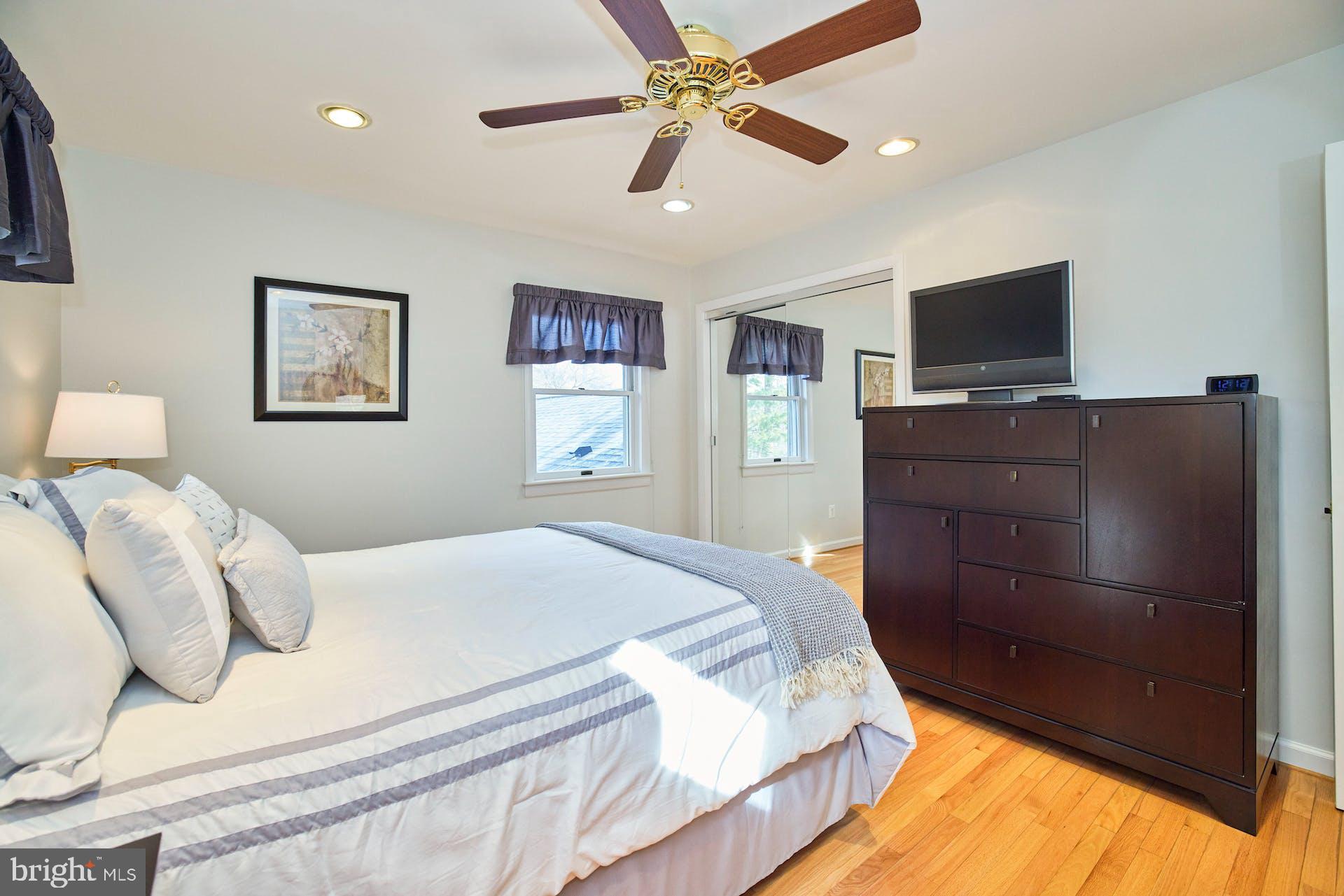 7613 Hamlet Street Springfield, VA 22151 - Photo 15 of 49 Primary Bedroom