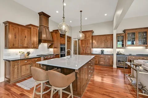 $1,350,000 | 11511 Oakview Court, Mequon, WI 53092