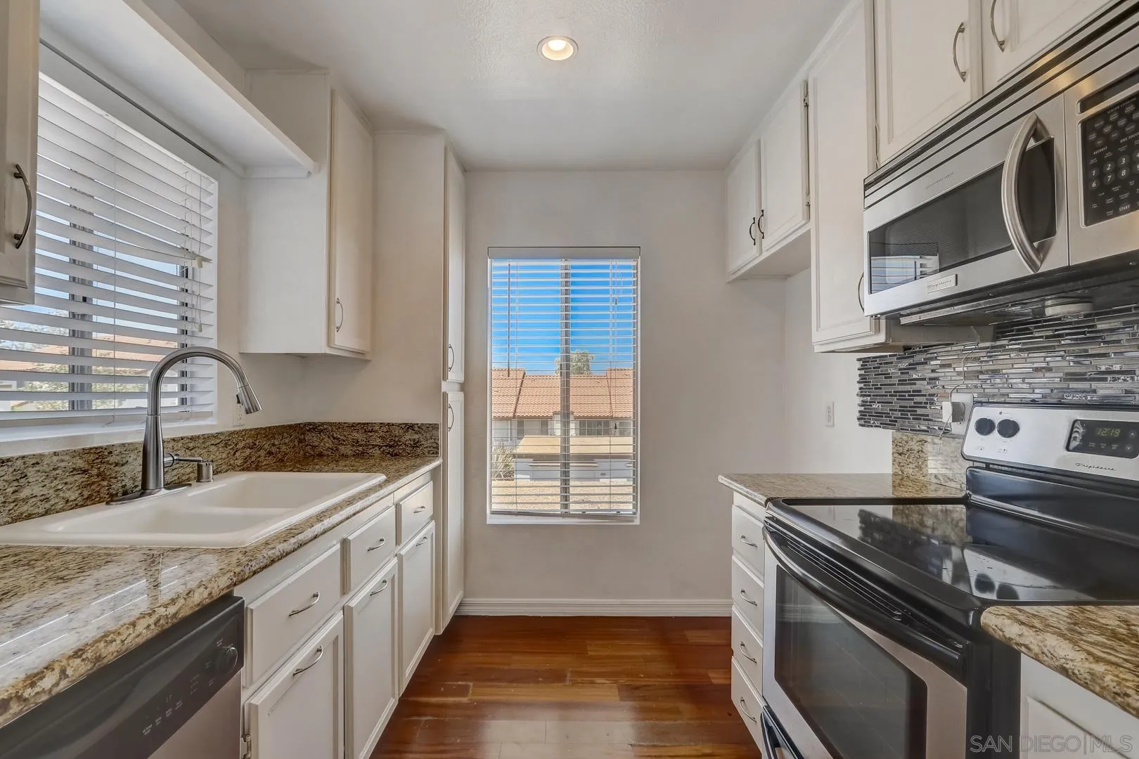868 South Rancho Santa Fe Road, Unit F San Marcos, CA 92078 - Photo 4 of 18 Gallery Image 4