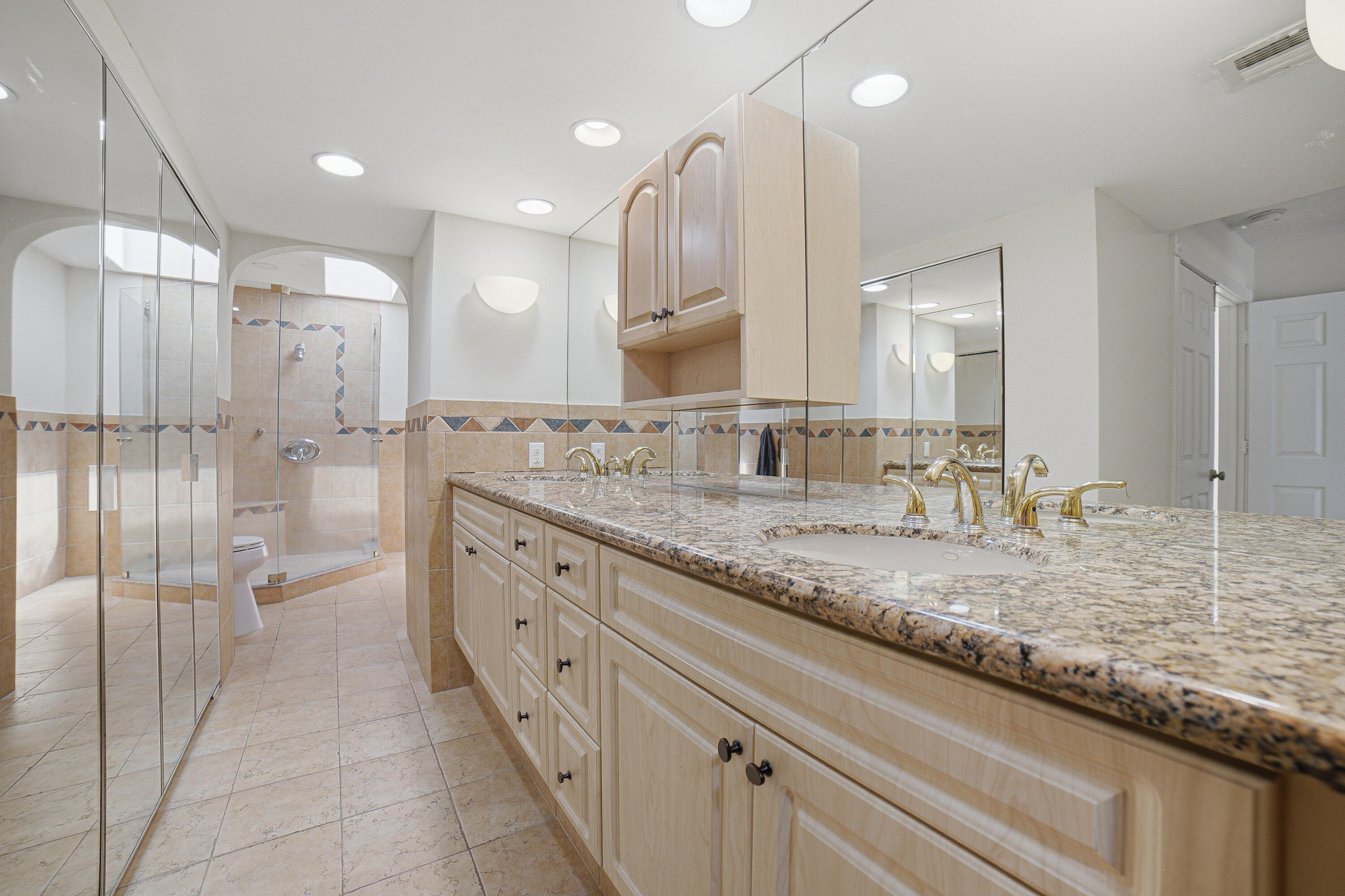 6024 Glendale Drive Boca Raton, FL 33433 - Photo 16 of 36 Bathroom2-Bathroom