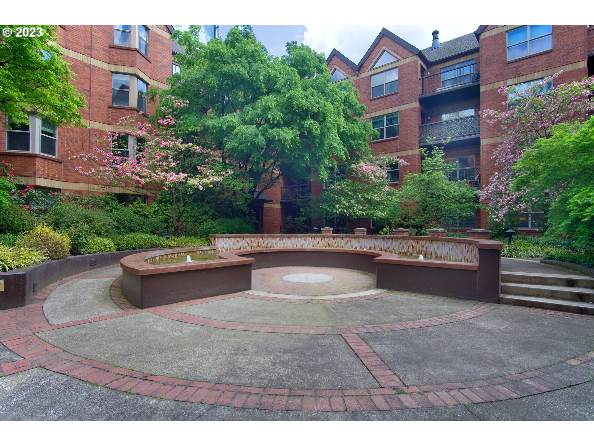 1500 Southwest Park Avenue, Unit 118 Portland, OR 97201 - Photo 26 of 30 a view of a yard with plants