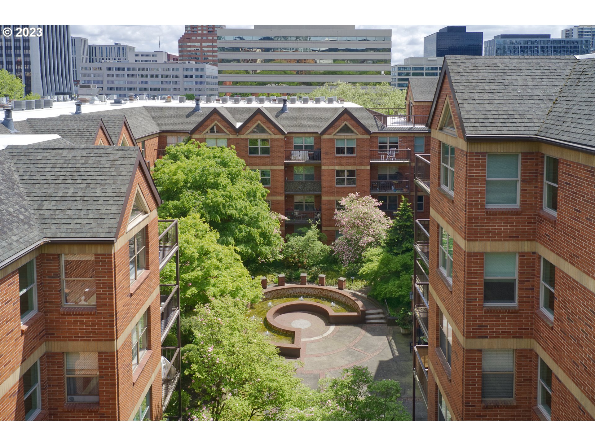 1500 Southwest Park Avenue, Unit 118 Portland, OR 97201 - Photo 29 of 30 a view of a city that has tall buildings