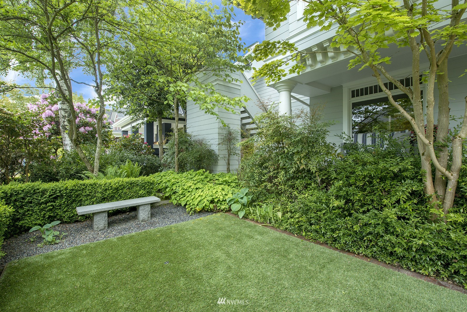 945 17th Avenue East Seattle, WA 98112 - Photo 5 of 40