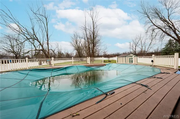 $469,999 | 25 Cranburne Court, Amherst, NY 14221