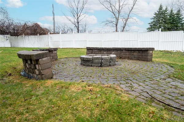 $469,999 | 25 Cranburne Court, Amherst, NY 14221