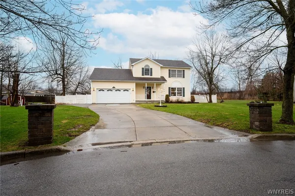 $469,999 | 25 Cranburne Court, Amherst, NY 14221