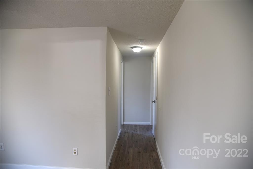 458 Kimmon Road Harmony, NC 28634 - Photo 15 of 23 a view of a hallway
