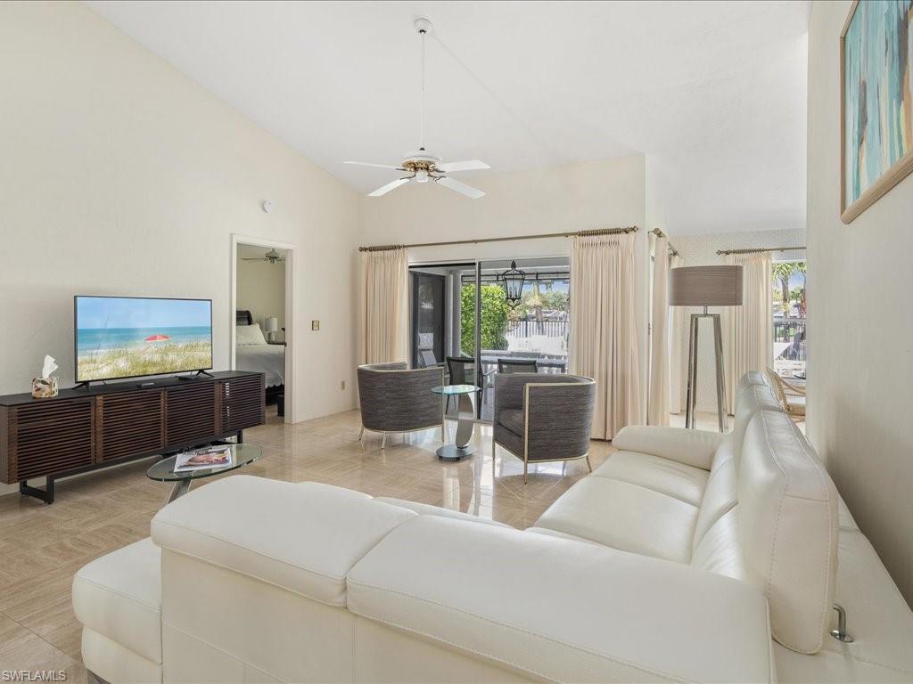 457 Kings Way Naples, FL 34104 - Photo 8 of 34 Gallery Image 8
