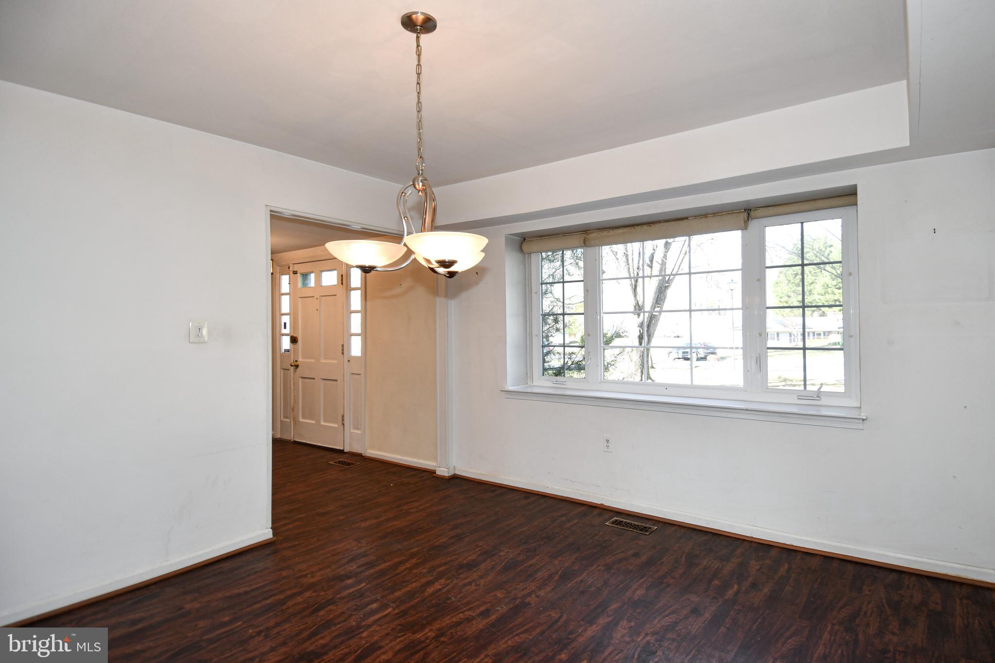 6 Beechvue Court Silver Spring, MD 20906 - Photo 12 of 42 Dining Room
