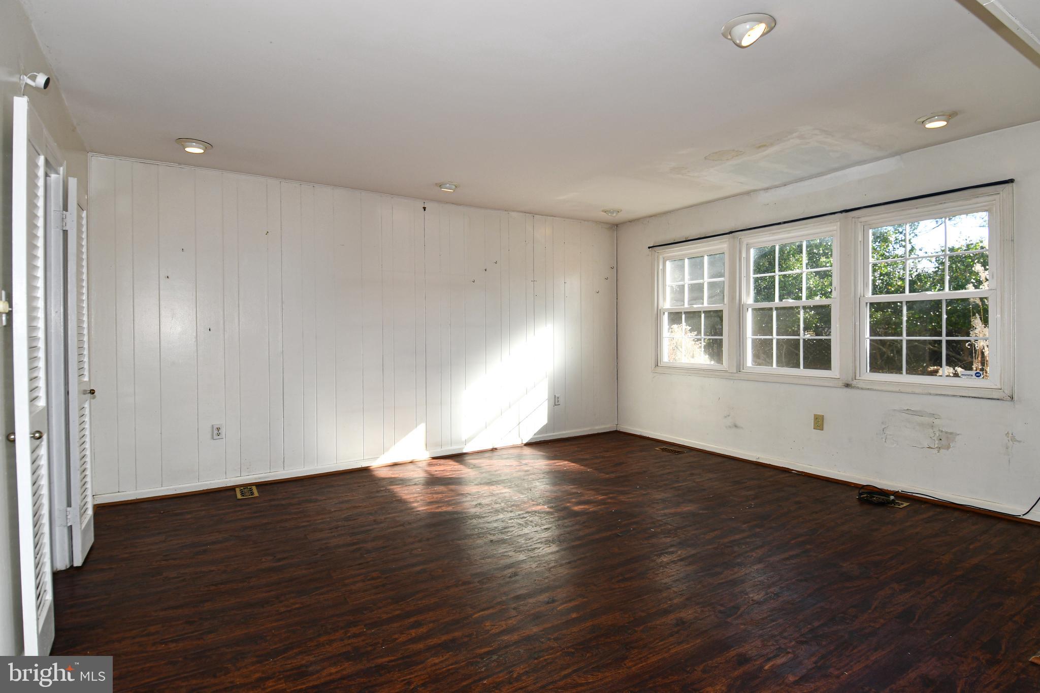 6 Beechvue Court Silver Spring, MD 20906 - Photo 13 of 42 Family Room