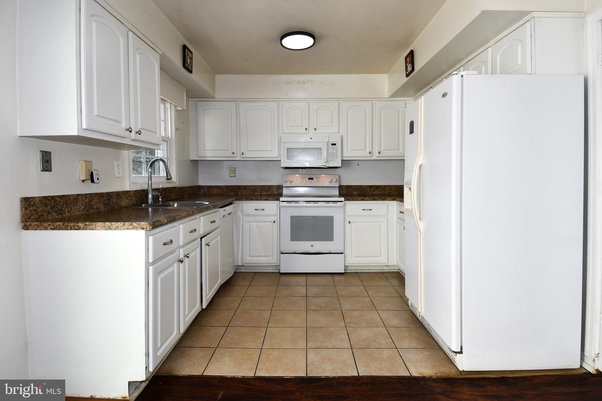 6 Beechvue Court Silver Spring, MD 20906 - Photo 15 of 42 Kitchen