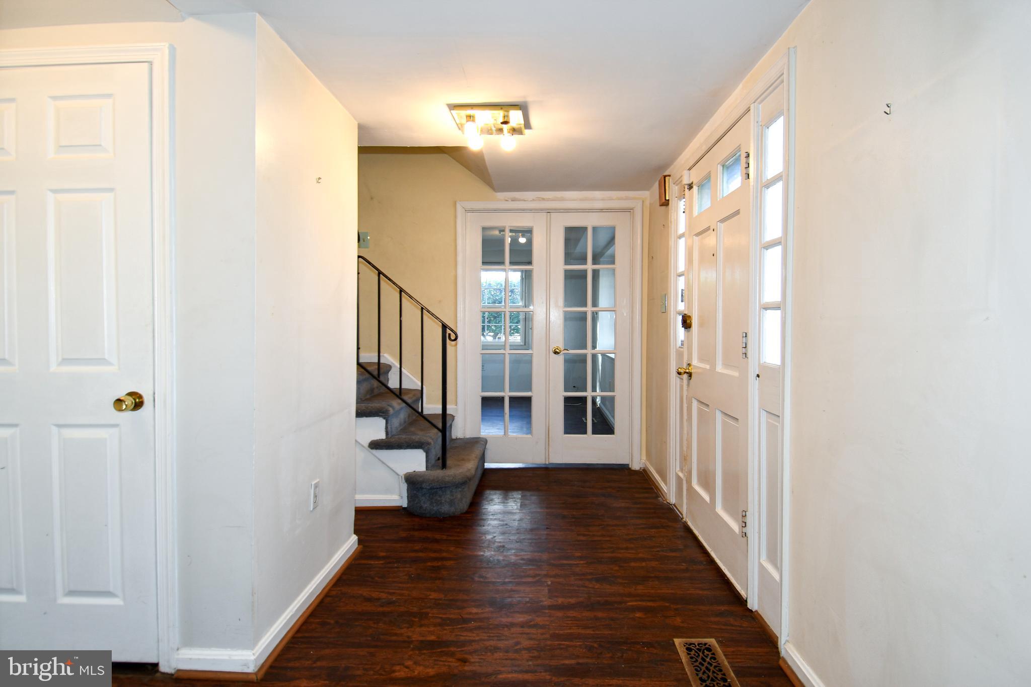 6 Beechvue Court Silver Spring, MD 20906 - Photo 3 of 42 Entry