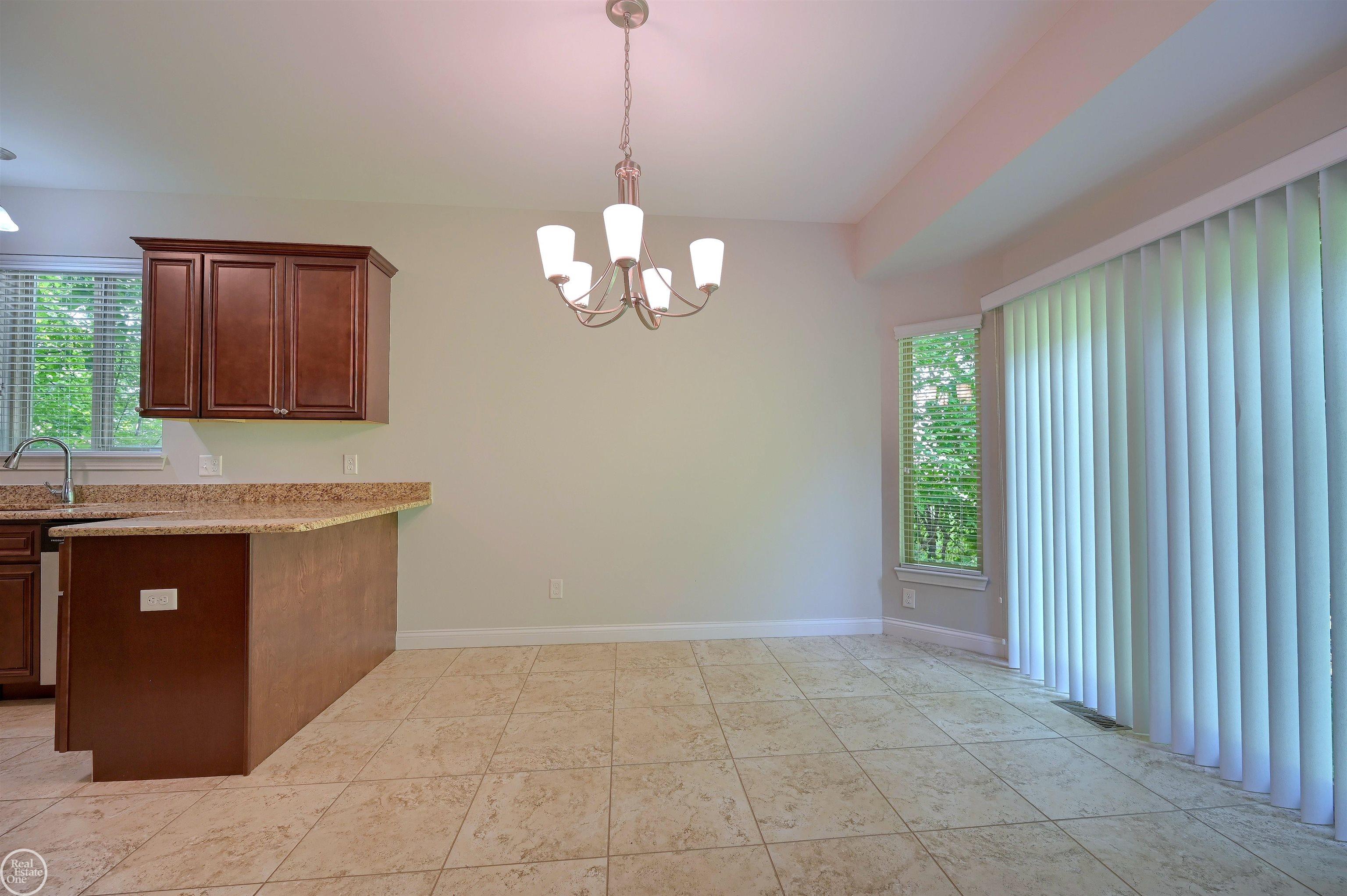 8199 22 Mile Road, Unit RIGHT SIDE ) Utica, MI 48317 - Photo 10 of 59