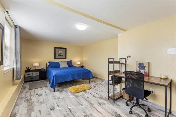 $1,500 | 5420 Avenue Q, Unit B, Galveston, TX 77551
