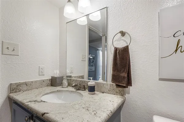 $1,500 | 5420 Avenue Q, Unit B, Galveston, TX 77551