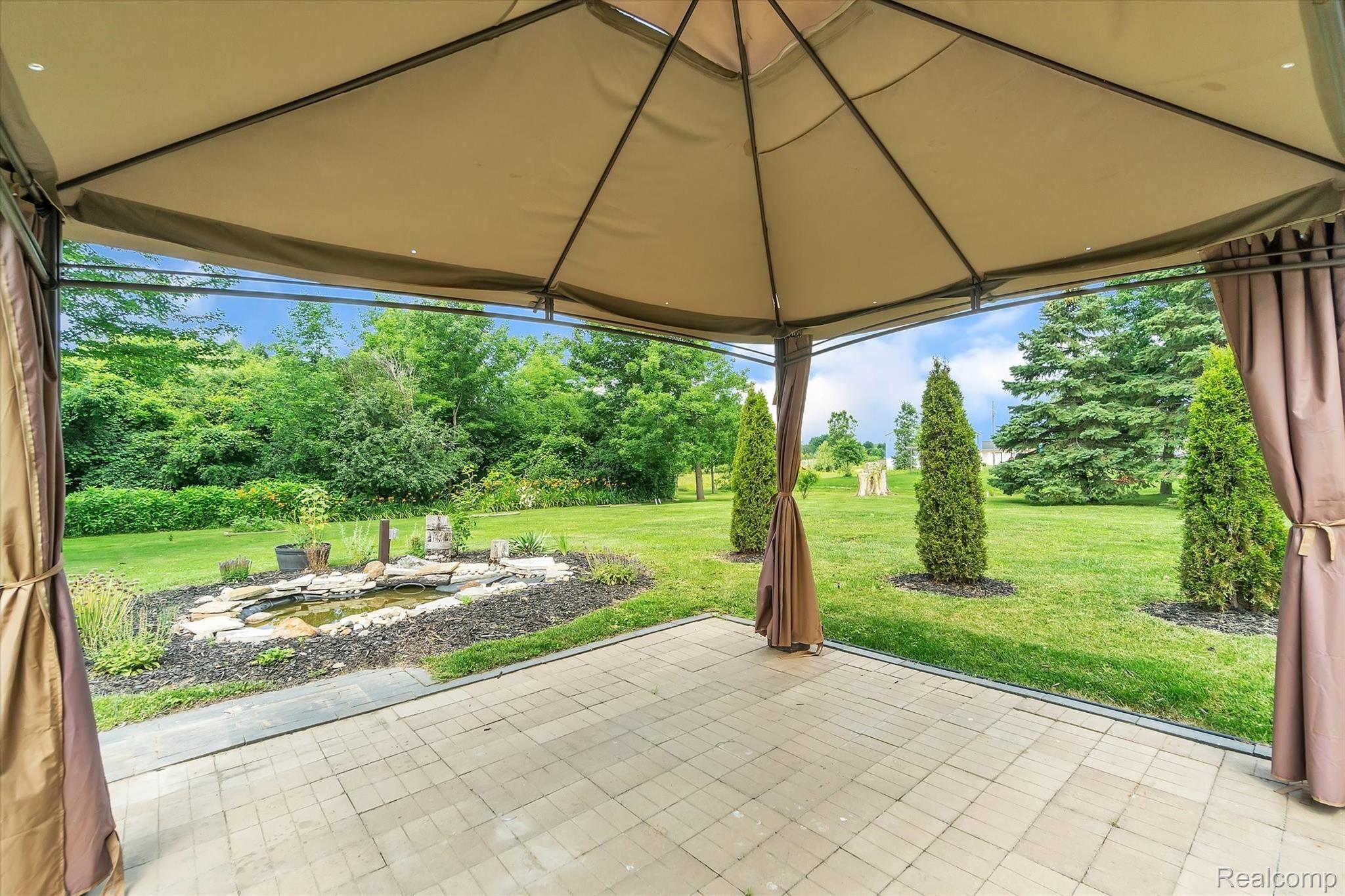 2090 Montague Road Davison, MI 48423 - Photo 41 of 61 40-2090-Montague-Rd-WindowStill-Real-Estate-Photography-27.jpg