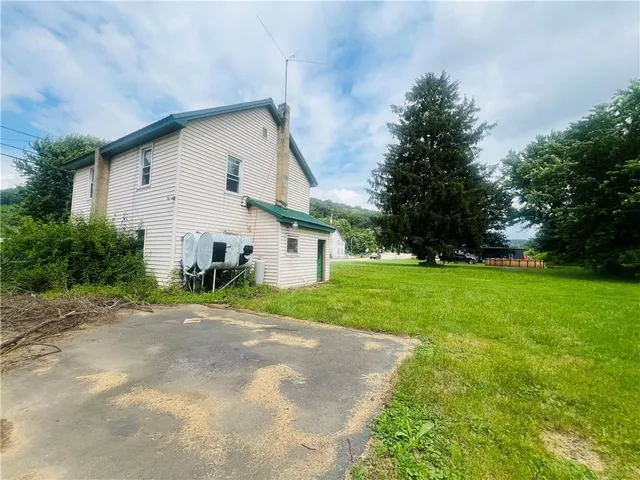 $24,900 | 513 Jackson Street, Garrett, PA 15542